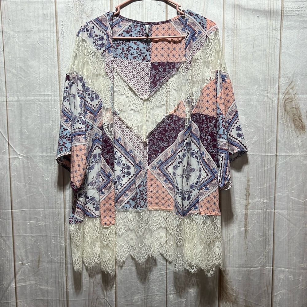 Vanity Top with lace